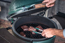 Laden Sie das Bild in den Galerie-Viewer, BIG GREEN EGG - Mini+Carrier