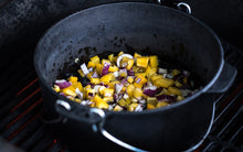 Laden Sie das Bild in den Galerie-Viewer, Gusseisener Dutch Oven - Ø27 cm - 2XL, XLarge, Large, Medium