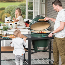 Laden Sie das Bild in den Galerie-Viewer, BIG GREEN EGG - Large mit Untergestell incl. Schwenkrollen-Set